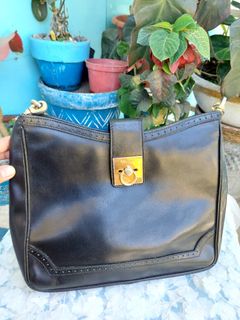 (Category: ) located in . Submitted by mikavillaflor4 (Listing ID 1296369075, Image 1). Description: .