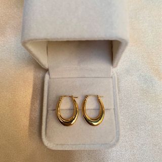 18K Gold U-Shaped Hoop Earrings