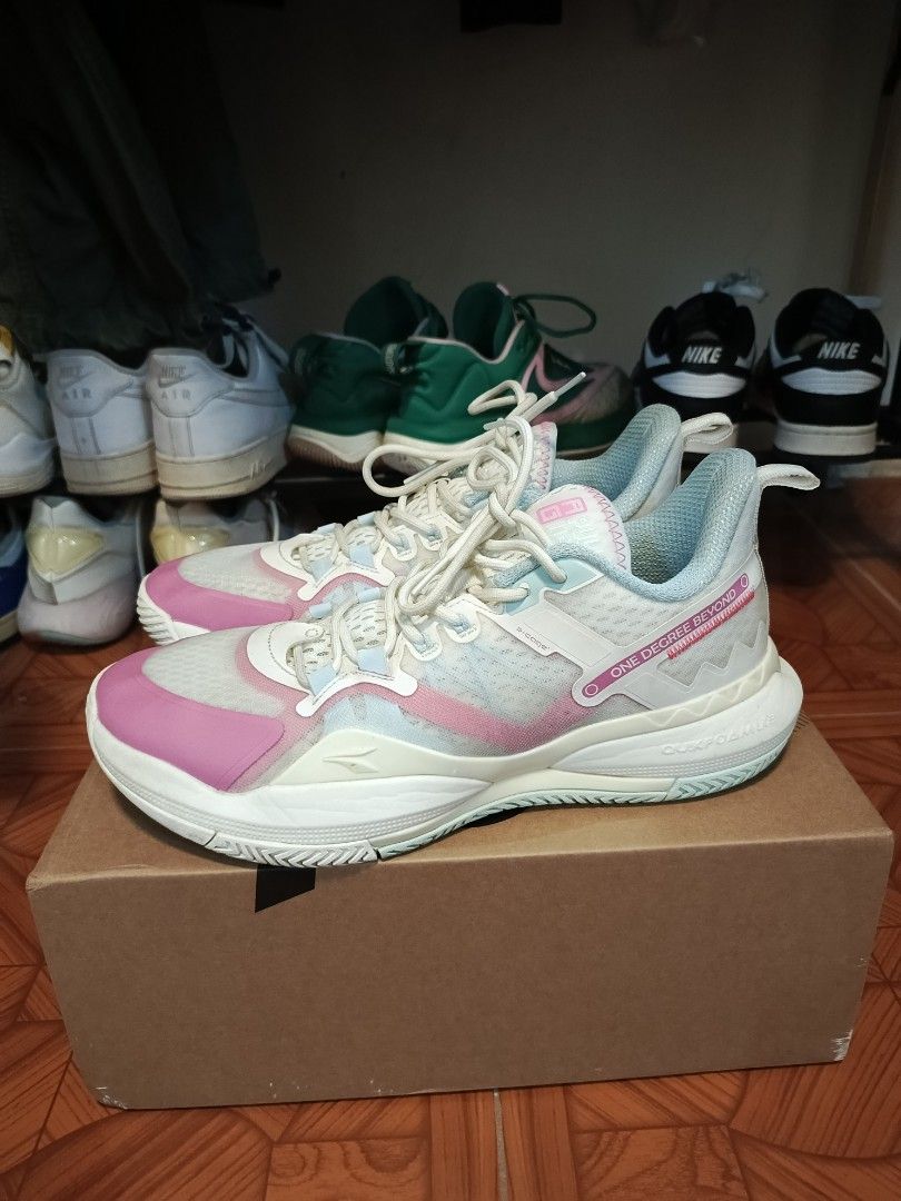 361° AG2 PULLUP (Category: Sneakers) located in Quezon. Submitted by collapse7 (Listing ID 1299117913, Image 1). Description: SIZE 10 USED 2X ONLY NO DRAGS AND SEPS LIKE NEW CONDI WITH BOX.