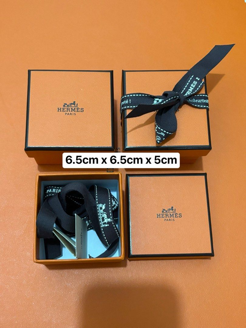 ‼️ Authentic Hermes Box XS (Category: Luxury Accessories) located in Quezon City. Submitted by box.luxebycheng (Listing ID 1299187910, Image 1). Description: XS Square Tall Box for accessories 600 each.