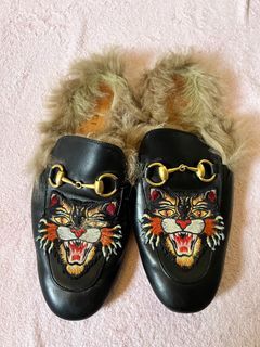 Authentic Gucci Loafers with fur