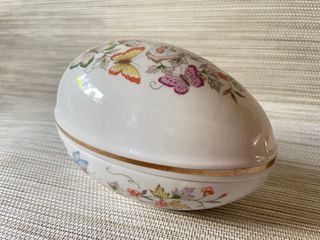 Avon Vintage Fine Porcelain 24k Gold Rim Egg Box Butterfly Fantasy
