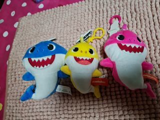 Baby shark family coin purse (preloved)