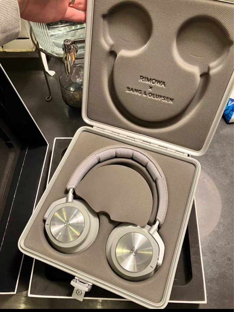 Bang & Olufsen x Rimowa H9i Headphones Silver, Audio, Headphones