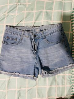 (Category: ) located in . Submitted by declutterbaby05 (Listing ID 1299260300, Image 1). Description: .