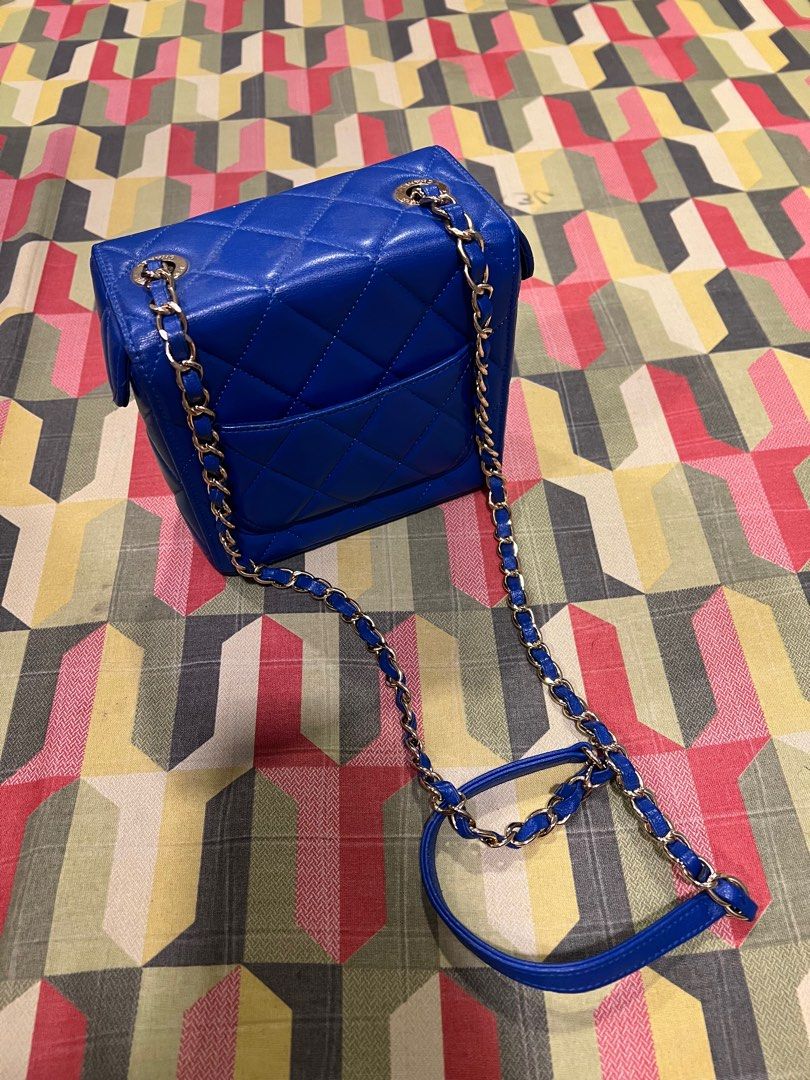 Chanel Quilted Vanity (Category: Luxury Bags & Wallets) located in Binalonan. Submitted by sheenaluxarchive (Listing ID 1299224055, Image 2). Description: rank A sign of used jackpot ka rito kaw na bahala magpa entrupy .