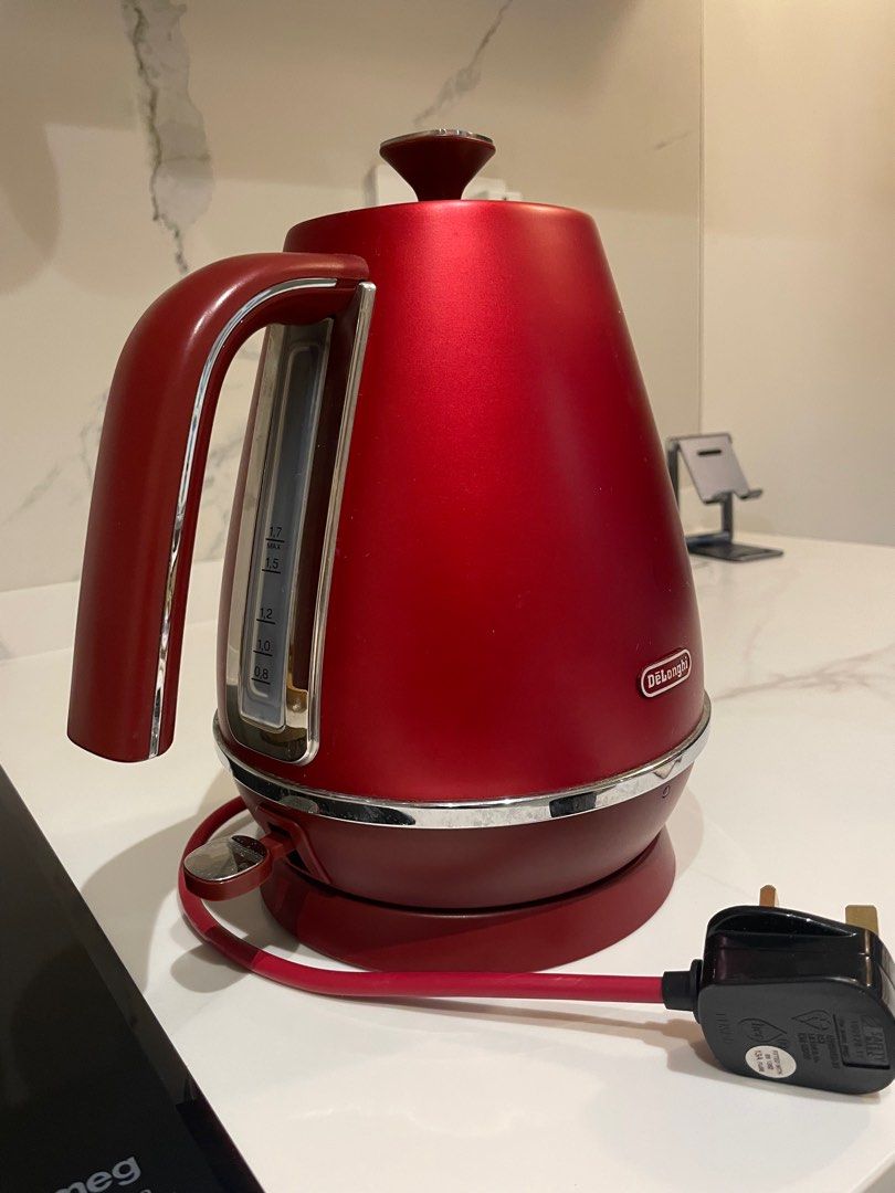 Delonghi red kettle new arrivals