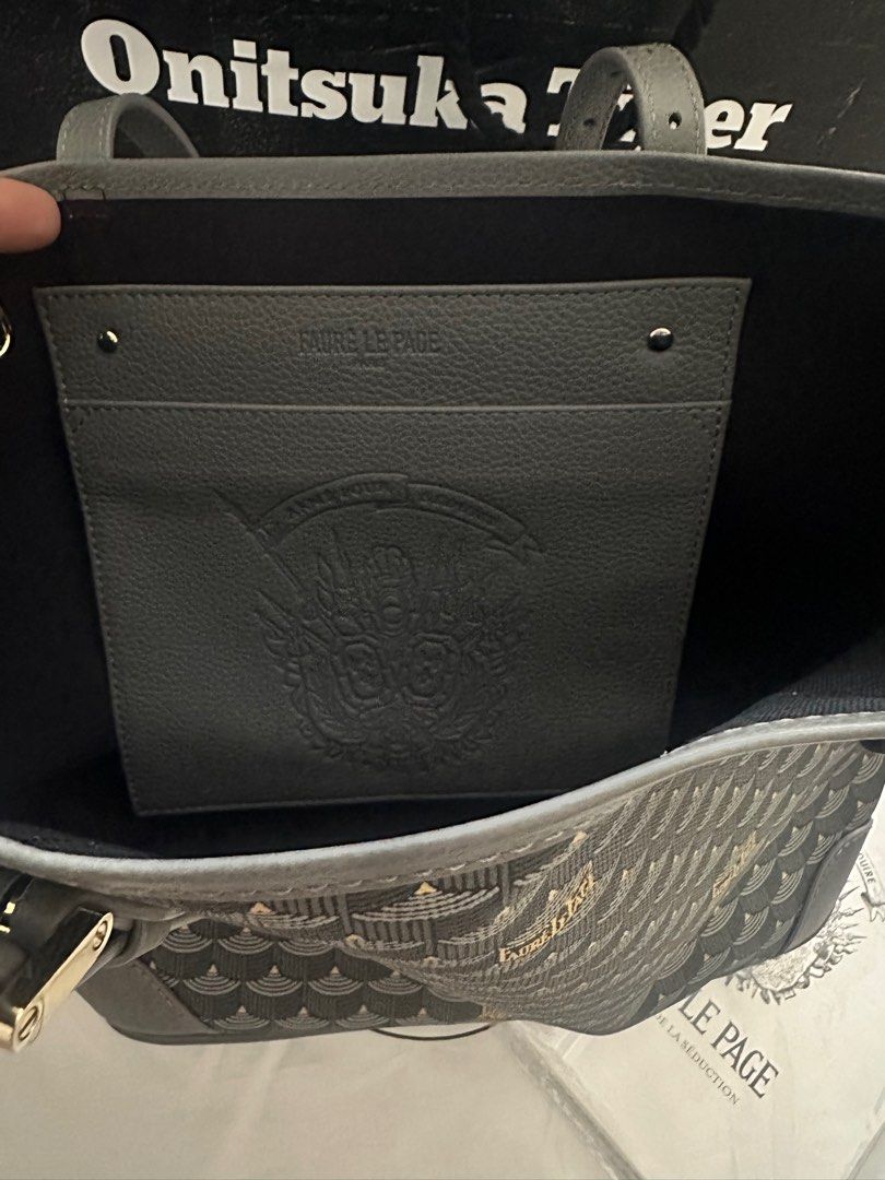 Faure Le Page Daily Battle Tote Bag (Category: Luxury Bags & Wallets) located in Quezon City. Submitted by ayreeshko (Listing ID 1299166765, Image 2). Description: With receipt and paperbag.