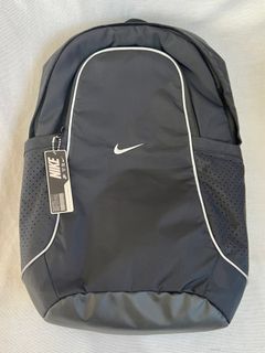 FS Like-New Nike Sportswear Essentials 20L Backpack (Black-Metallic Silver).