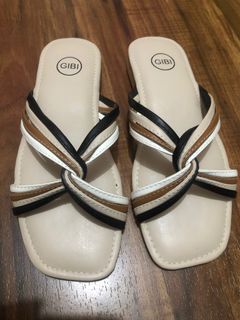 Gibi sandals