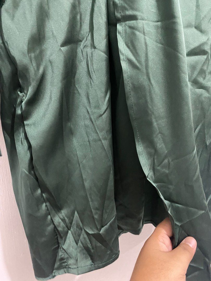 Green satin formal dress (Category: Dresses) located in Quezon City. Submitted by majmudge (Listing ID 1299268779, Image 3). Description: Shoulder 17” Chest 32-34” Arms 14” Length 33”.