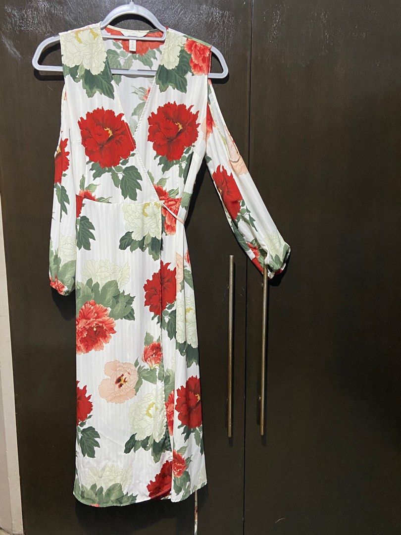 H&m red floral wrap dress new arrivals