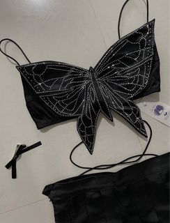 (Category: ) located in . Submitted by sobascloset (Listing ID 1299199847, Image 1). Description: .