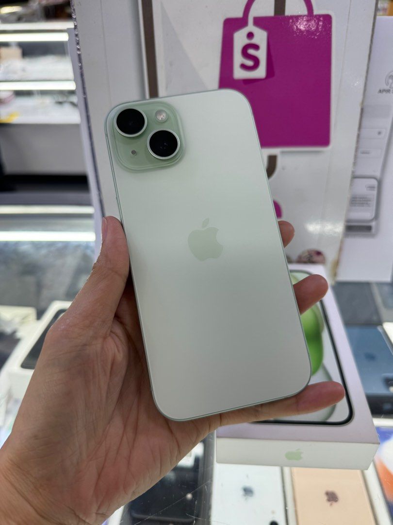 iphone 15 128gb dual sim good as new (Category: iPhone 15 Series) located in Cainta. Submitted by vine_gadget_shop (Listing ID 1299230230, Image 2). Description: iphone 15 128gb dual sim good as new hk variant complete package warranty until november 2024 pick up store greenhills shopping center we accept trade in we accepy credit card and ggives installment we do cod and door to door we ship nationwide for fast transaction call 09277368323 look 