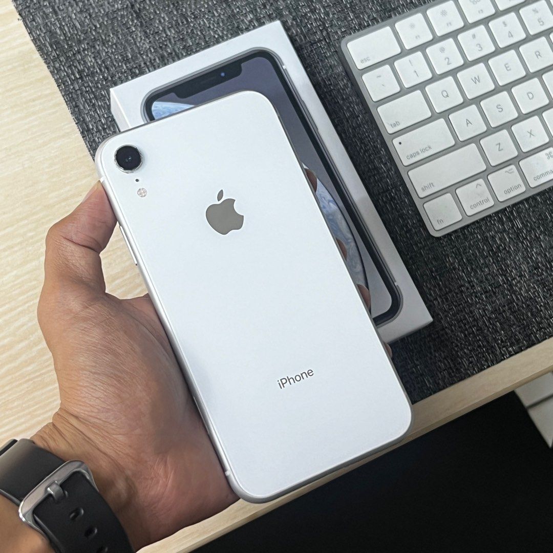 iPhone XR White 128 GB SIMフリー 整備済み品 Apple iPhone XR 128GB 