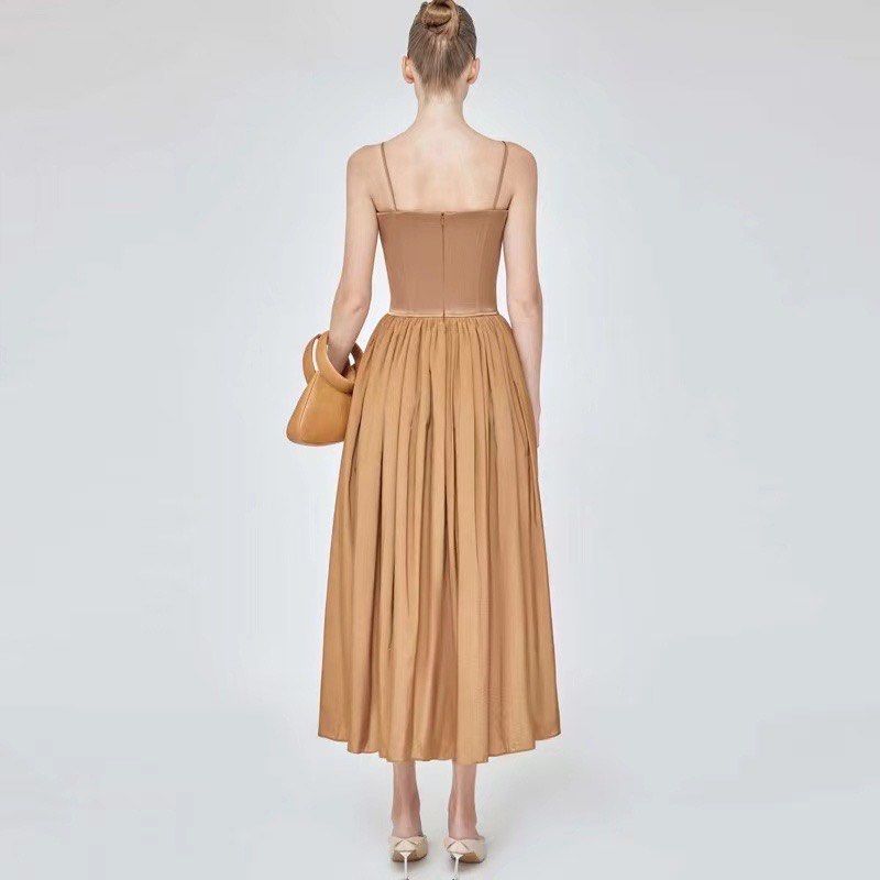 khaki long dress (Category: Dresses) located in Quezon City. Submitted by gojojojo (Listing ID 1299218983, Image 2). Description: - haven’t worn it yet - SIZE M - got this for 1.3k selling it for 1k nlng thats lp already!.