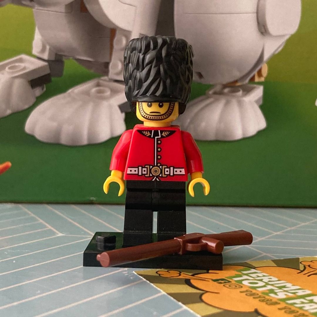 Lego hamleys royal guard minifigure shop