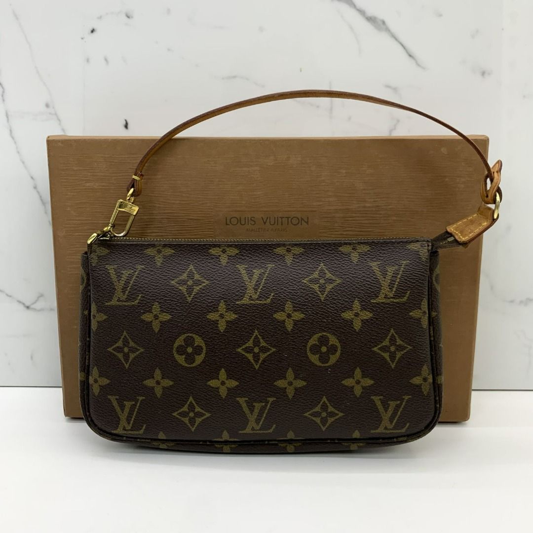 Louis vuitton monogram pochette accessoires 2025
