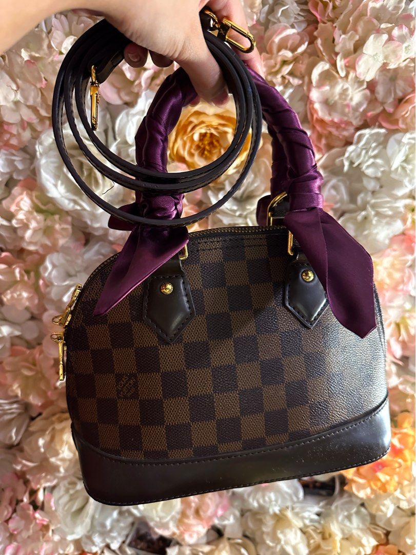 Lv alma (Category: Luxury Bags & Wallets) located in Manila. Submitted by mokeybizz (Listing ID 1299188713, Image 1). Description: Scratches on edges Seldom use, nkadisplay lang tlaga sa closet. May mga gasgas but not really obvious super ganda pa. Genuine leather Need to space decluttering.