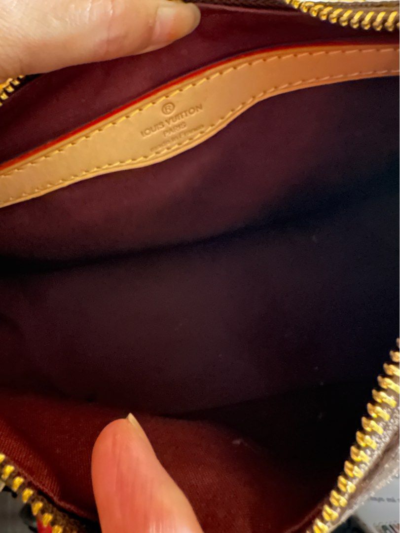 Lv boulogne clutch (Category: Luxury Bags & Wallets) located in Manila. Submitted by mokeybizz (Listing ID 1299183829, Image 2). Description: Used 2x Decluttering .