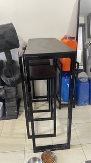 Mini Bar Table with 2 Stools