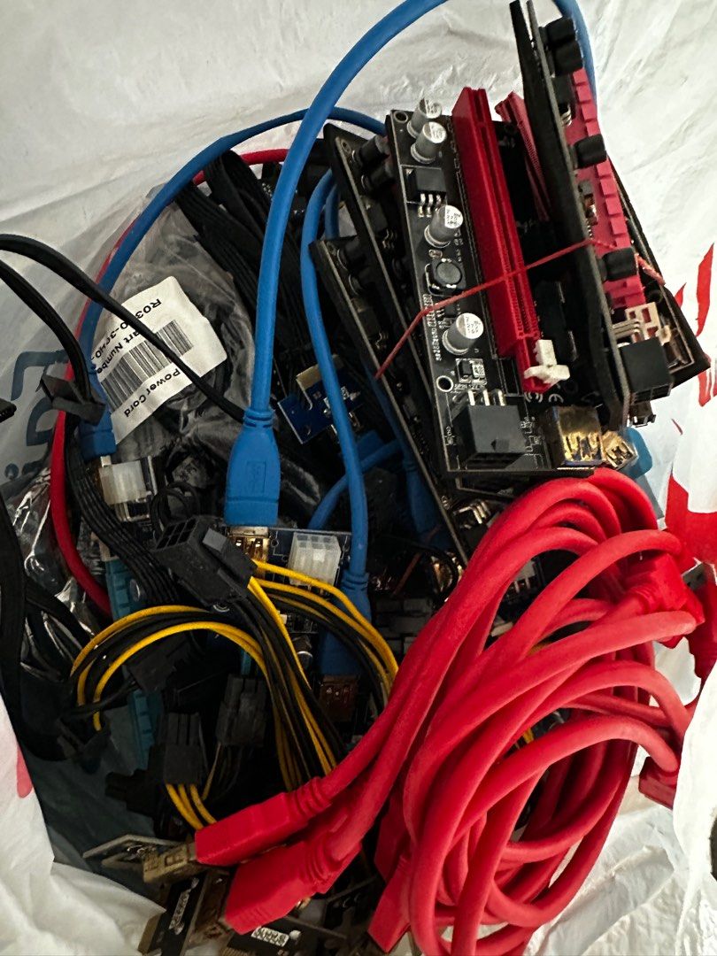 Mining gpu risers (Category: Computer Parts) located in Singapore. Submitted by kaopaitek (Listing ID 1299143428, Image 1). Description: Bunch of mining risers. Too lazy to count but it is more than 10 sets. Not sure if still all working. Take it as 1 plastic bag. .