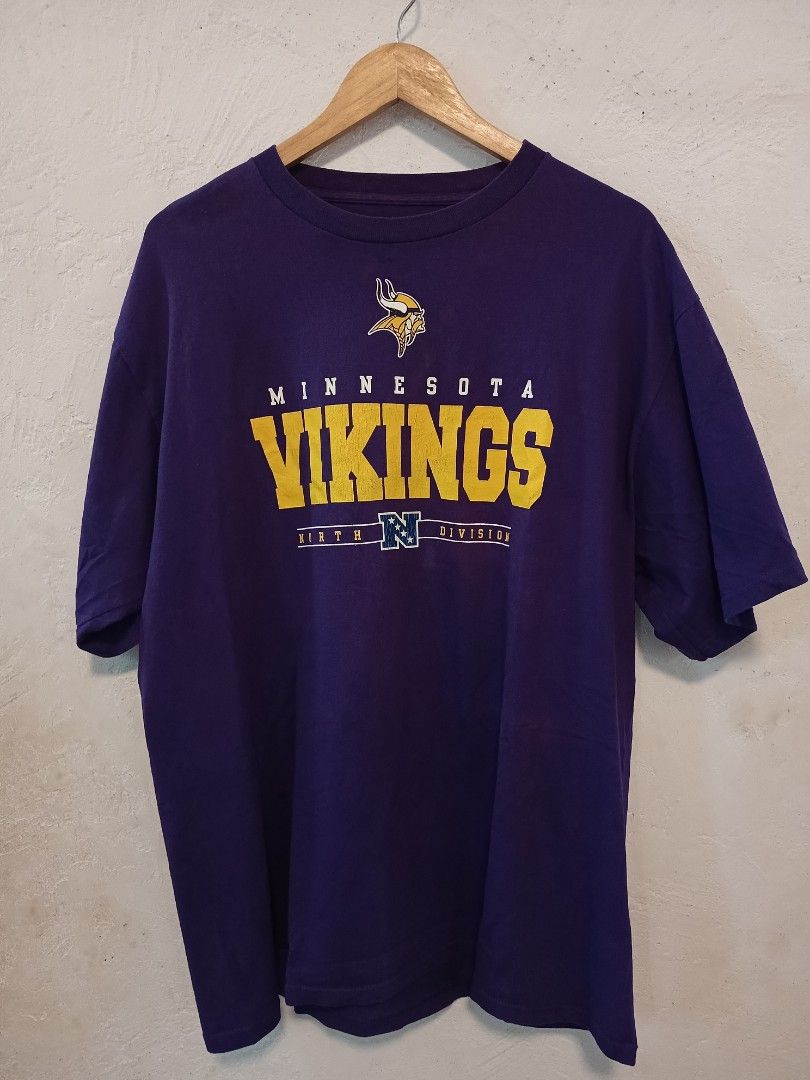 NFL VIKINGS (Category: Tshirts & Polo Shirts ) located in Quezon. Submitted by collapse7 (Listing ID 1299117581, Image 1). Description: heavy fabric need wash with some stains XL 24-25x30-31.