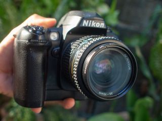 Nikon D100 Vintage DSLR Digital Camera Digicam