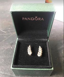 ORIG! Pandora earrings (orig price P2,950)