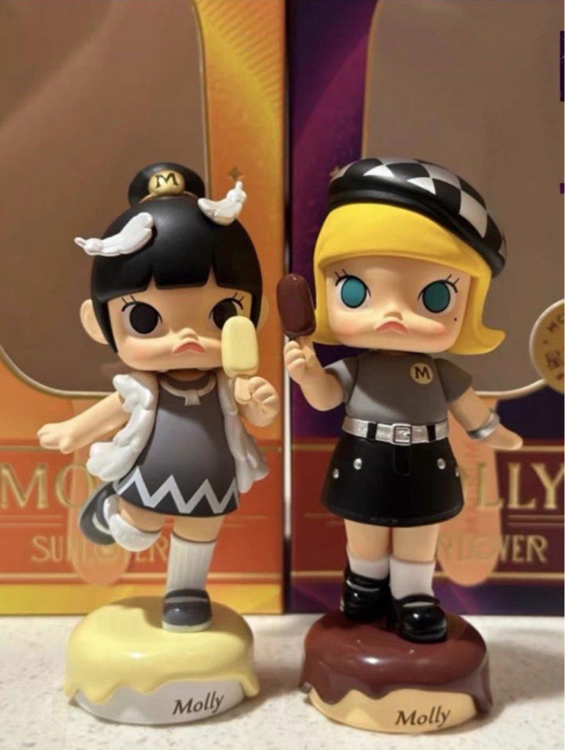 POPMART MOLLY X MAGNUM ICE CREAM LIMITED EDITION BLISTER PACK