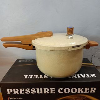Pressure Cooker 7 Liters/24 cm Fuone brand for 3310