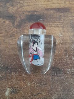 Reverse Painted Geisha Snuff Bottle