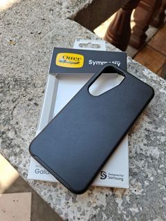 S24 original otterbox symmetry case black opened for testing only