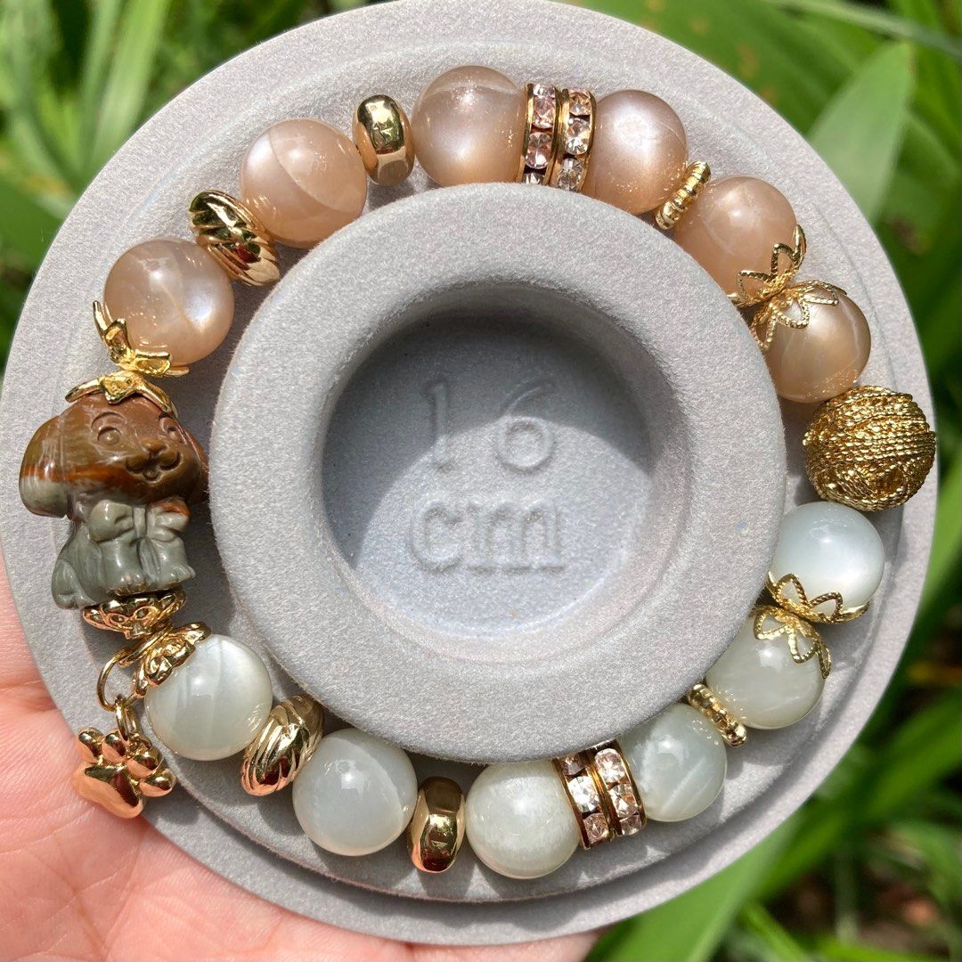 Green agate bracelet with dog sign deals