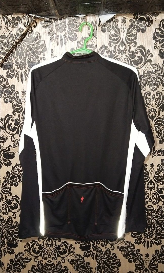 SPECIALIZED THERMINAL BICYCLE JERSEY (Category: Activewear) located in Makati City. Submitted by fajardosisters (Listing ID 1299143924, Image 2). Description: 📌SPECIALIZED THERMINAL BICYCLE JERSEY📌 📌ANDYAN NA SA PICS ANG DETAILS📌 📌NO ISSUES📌 📌2,500php📌 📌LOCATION MAKATI📌.