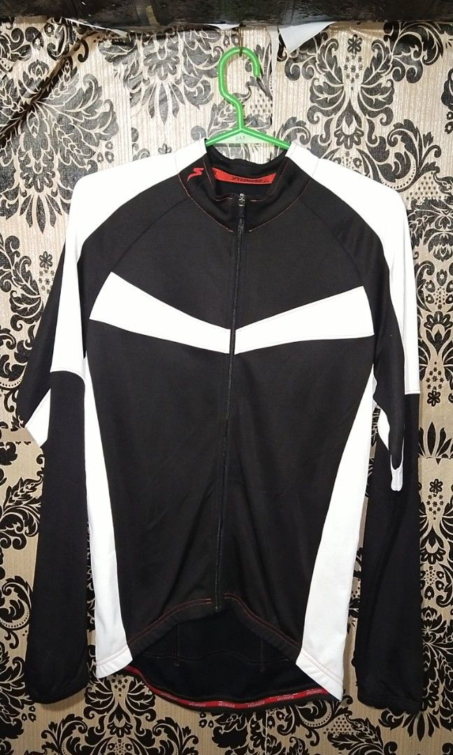 SPECIALIZED THERMINAL BICYCLE JERSEY (Category: Activewear) located in Makati City. Submitted by fajardosisters (Listing ID 1299143924, Image 1). Description: 📌SPECIALIZED THERMINAL BICYCLE JERSEY📌 📌ANDYAN NA SA PICS ANG DETAILS📌 📌NO ISSUES📌 📌2,500php📌 📌LOCATION MAKATI📌.