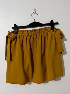 The editor’s market mustard skirt