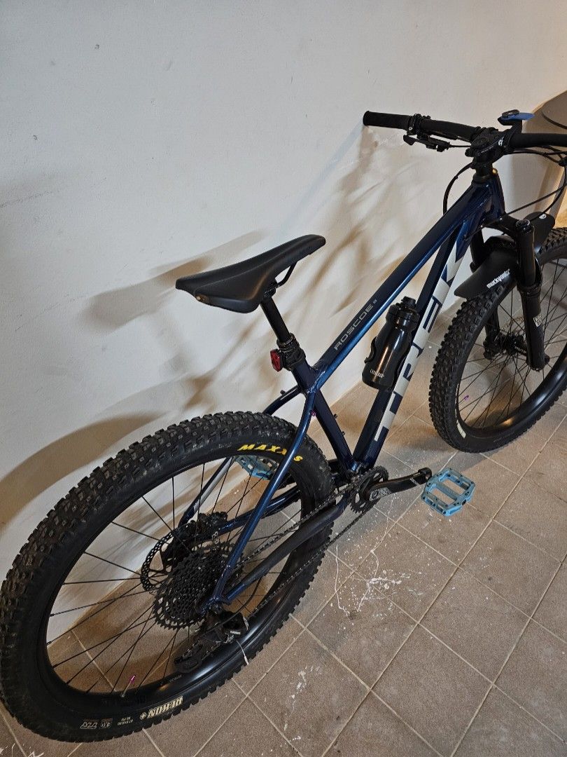 Trek Roscoe 8 hardtail mountain bike Sports Equipment Bicycles Parts Bicycles on Carousell