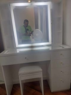 vanity dresser