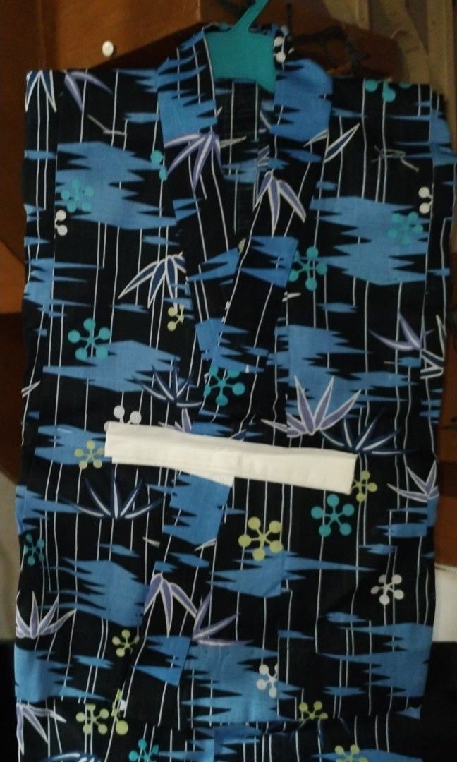 YUKATA KIMONO WITH OBI AND GETA (Category: Traditional & Ethnic wear) located in Bacoor. Submitted by anag729 (Listing ID 1299168135, Image 3). Description: Yukata Set for Boys Size: 120cm Material: cotton Obi: 280cm Quality: Nylon Color: blue Geta/Slipper Size: 19.5cm.