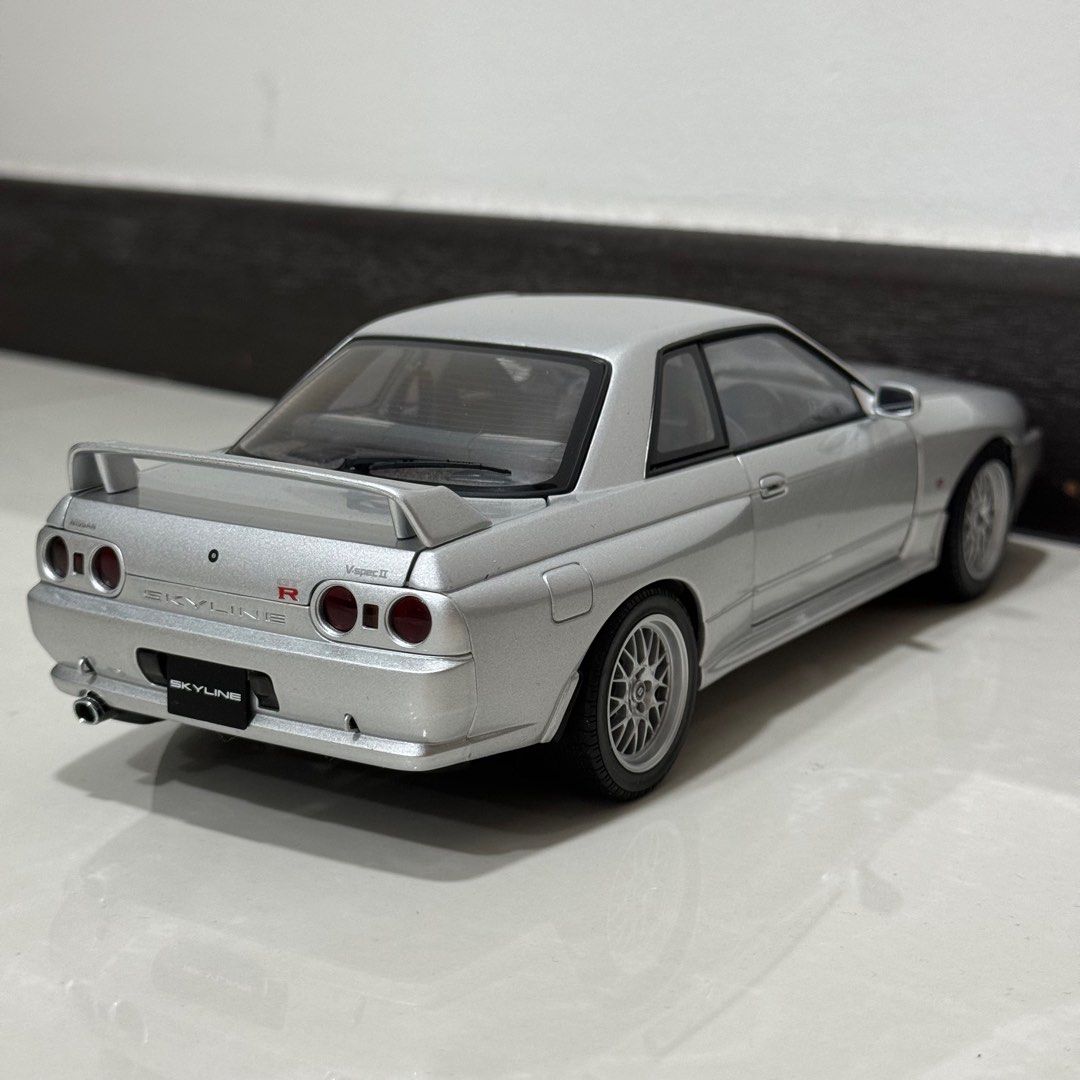 1:18 AutoArt Nissan Skyline GT-R R32 V-Spec II (Silver