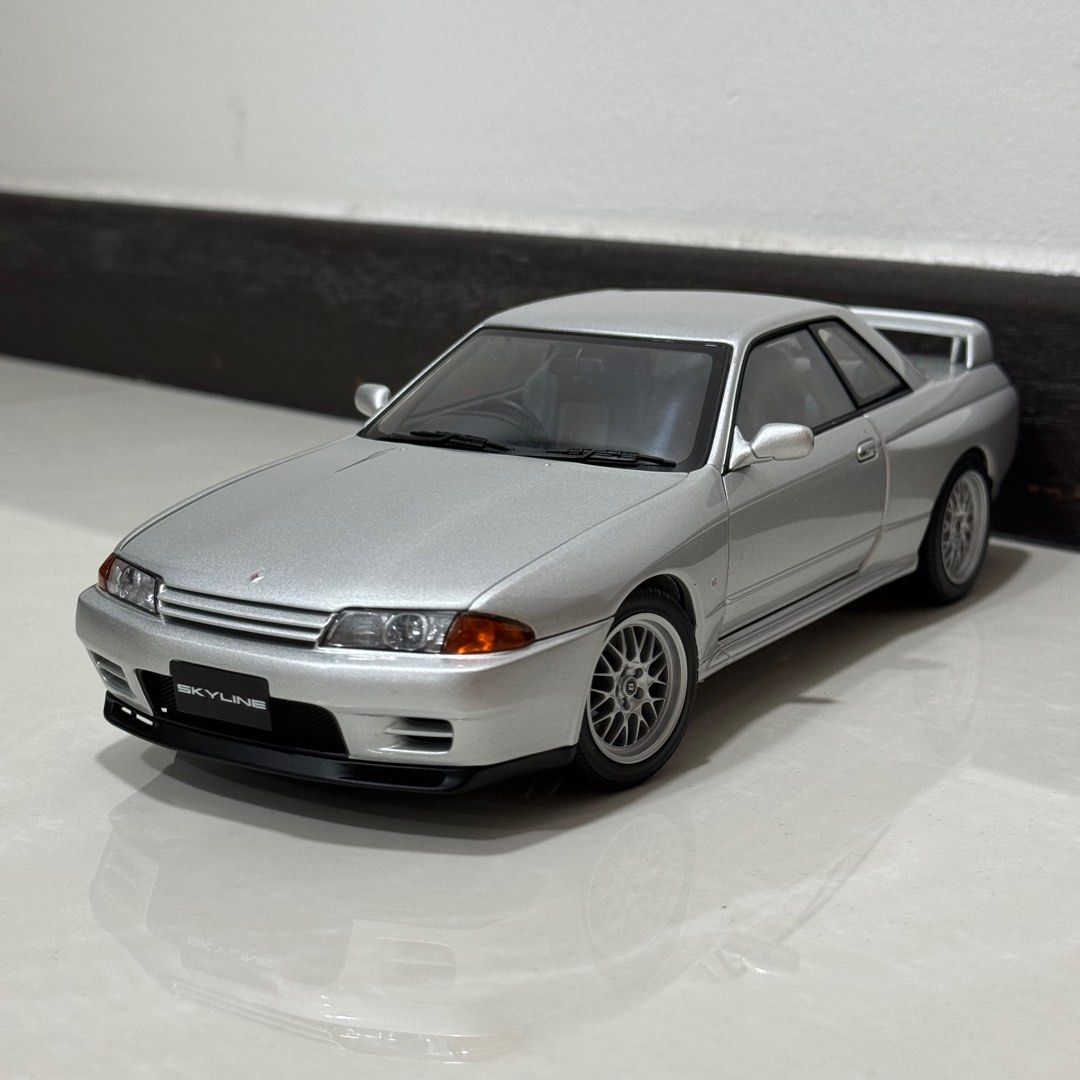 1:18 AutoArt Nissan Skyline GT-R R32 V-Spec II (Silver