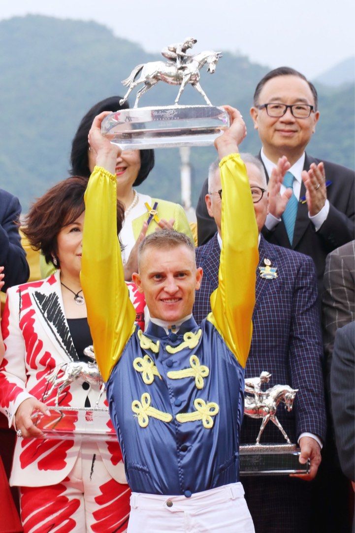 https://media.karousell.com/media/photos/products/2024/4/21/____hkjc_go_racing___1713667965_95e88cd7_progressive.jpg