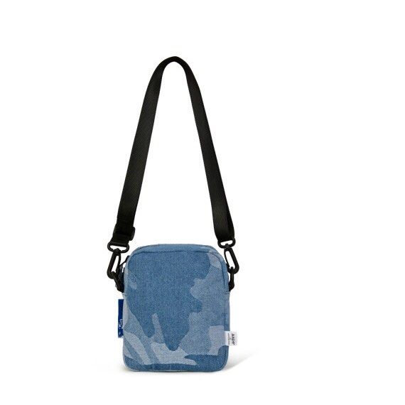 *SPECIAL OFFER" Aape BY *A BATHING APE® Moon Face Embroidered Camo Crossbody Bag Denim AAPBGM5254XXMBLL (Category: Sling Bags) located in Singapore. Submitted by nofrillsfactoryoutlet (Listing ID 1299445763, Image 3). Description: Usual : $99 FINAL SALE : $75 100% Authentic and Brand New with Tags and packaging. Direct from Aape BY *A BATHING APE® outlet in Beijing. Brand : Aape BY *A BATHING APE® Design : Moon Face Embroidered Camo Crossbody Bag