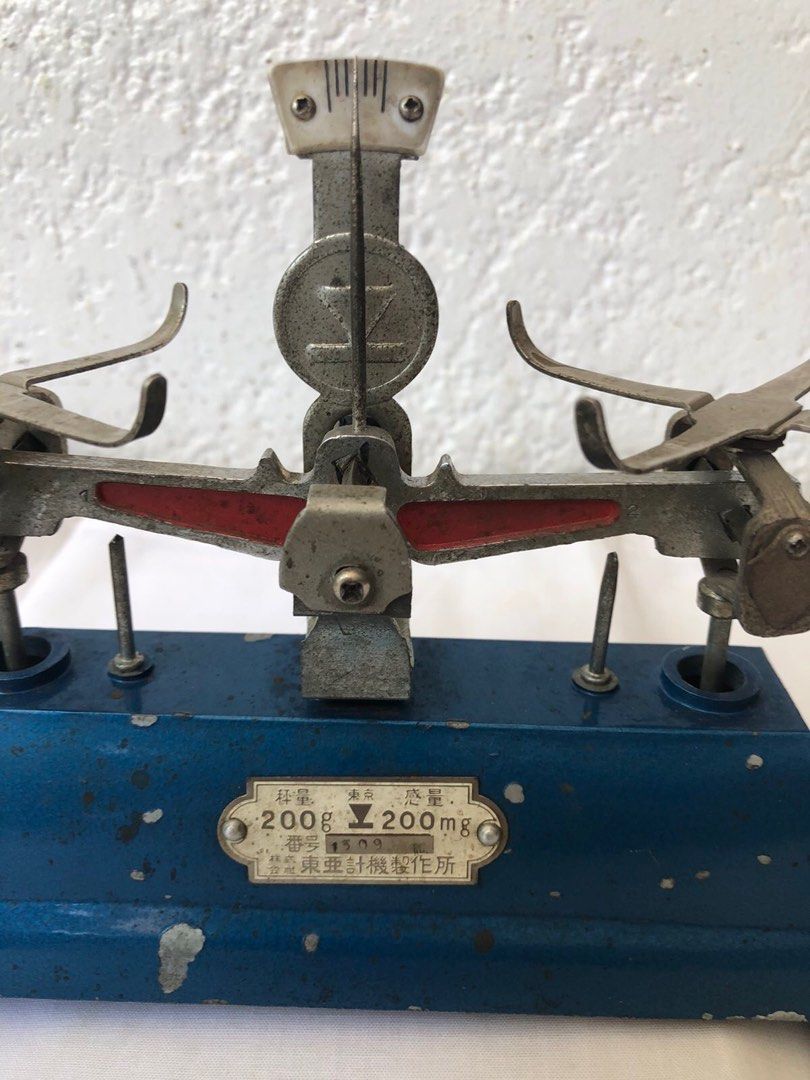 Antique Weight Balancing Scale B4 (Category: Health Monitors & Weighing Scales) located in Paranaque City. Submitted by turnintocash (Listing ID 1299293841, Image 2). Description: as-is item location- Paranaque Gcash.