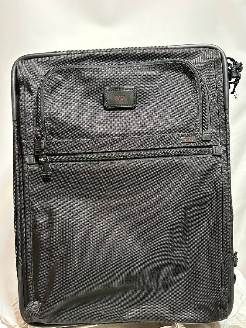 AUTHENTIC TUMI CARRY ON BAG (MEDIUM SIZE) (Category: Luggage) located in Dinalupihan. Submitted by w_finds (Listing ID 1299382886, Image 2). Description: ❗SHIPPING FEE NOT INCLUDED TO THE PRICE. ✅ STILL NEGOTIABLE (NOT TOO LOW) ✅ WHAT YOU SEE WHAT YOU GET ✅ MOP: COP, GCASH, BANK TRANSFER. ✅ COURIER: LBC, JNT, JR EXPRESS ✅ NO RETURN WITHOUT VIDEO PROOF ✅ALL FLAWS WHERE SEEN ON THE PICTURE ❌ NO TO JOYJOY BUYER/RESERVER.