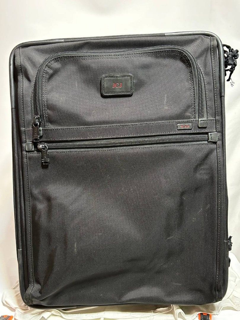 AUTHENTIC TUMI CARRY ON BAG (MEDIUM SIZE) (Category: Luggage) located in Dinalupihan. Submitted by w_finds (Listing ID 1299382886, Image 1). Description: ❗SHIPPING FEE NOT INCLUDED TO THE PRICE. ✅ STILL NEGOTIABLE (NOT TOO LOW) ✅ WHAT YOU SEE WHAT YOU GET ✅ MOP: COP, GCASH, BANK TRANSFER. ✅ COURIER: LBC, JNT, JR EXPRESS ✅ NO RETURN WITHOUT VIDEO PROOF ✅ALL FLAWS WHERE SEEN ON THE PICTURE ❌ NO TO JOYJOY BUYER/RESERVER.