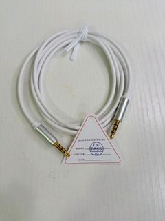 AUX 3.5mm Male to Male audio cable 3.5mm to 3.5mm jack HI-FI AUX to AUX wire. Price is real 50PHP