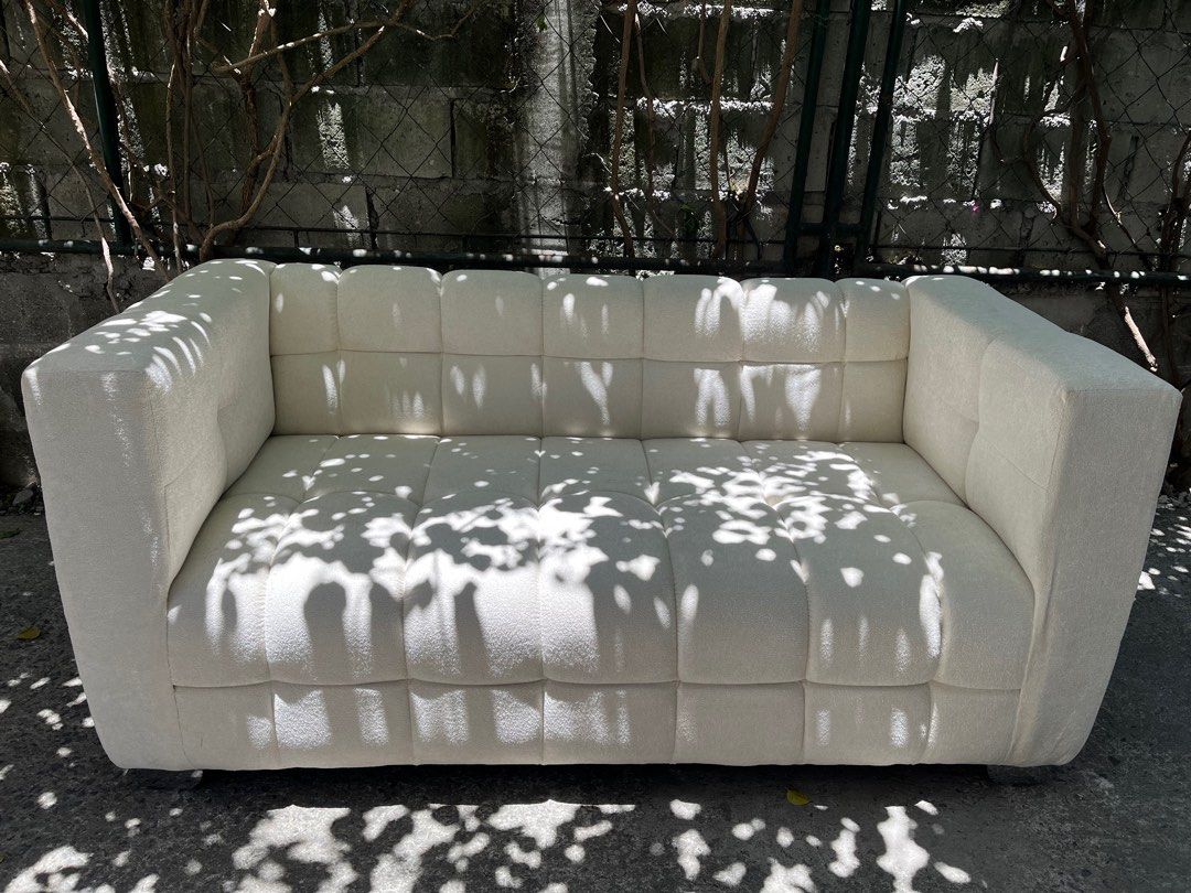Belfort Cloud 3 Seater Customized White Dimpled Sofa (Category: Sofas) located in Las Pinas. Submitted by abby_e_g (Listing ID 1299301772, Image 2). Description: Brandnew Uratex Foam Dimpled Belfort Fabric L62 inches W28 inches H32 inches Ship via Lalamove MOP: Gcash/BPI/BDO .