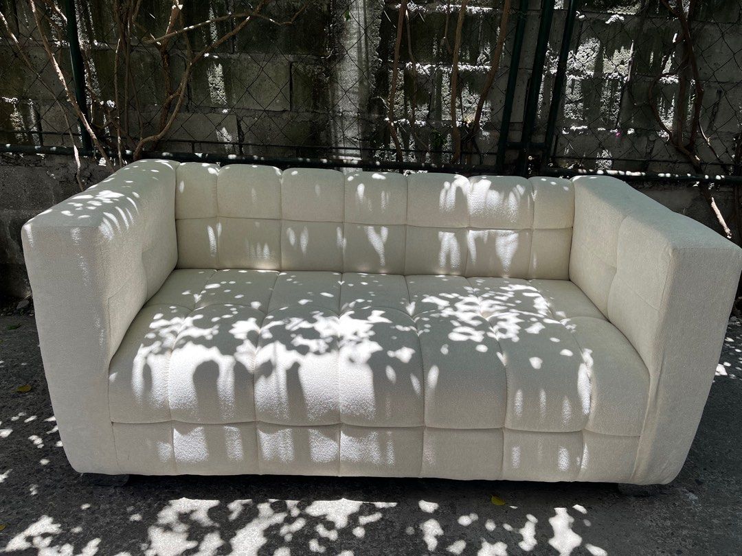 Belfort Cloud 3 Seater Customized White Dimpled Sofa (Category: Sofas) located in Las Pinas. Submitted by abby_e_g (Listing ID 1299301772, Image 3). Description: Brandnew Uratex Foam Dimpled Belfort Fabric L62 inches W28 inches H32 inches Ship via Lalamove MOP: Gcash/BPI/BDO .